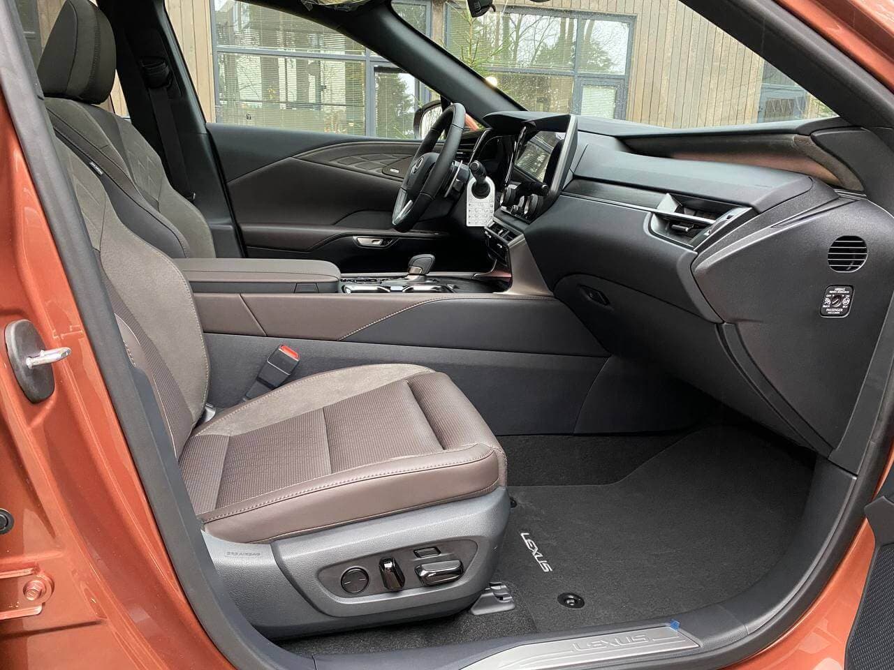 Lexus RX350 Luxury 2025 — фото 10